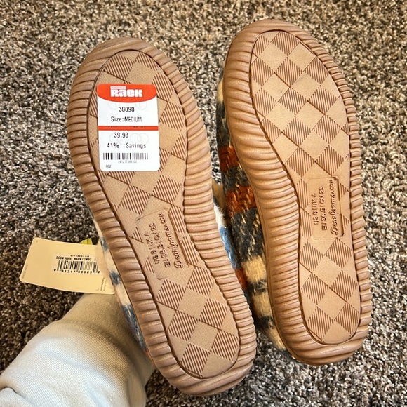 Alpine by Dearfoams Women's Moritz Bootie House Slipper - Size 6 / Small - Picture 8 of 12